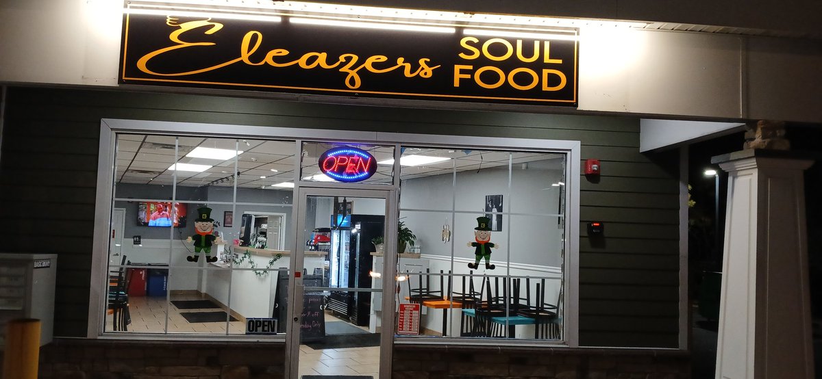 WolfAlpha6924's tweet photo. If ya happen ta be in Mastic, Mastic Beach or, Shirley, Long Island, hit 👇this👇 spot, here; Eleazer's Soul Food!!! It be BANGIN'!!!! https://t.co/qCNLbxUyTc