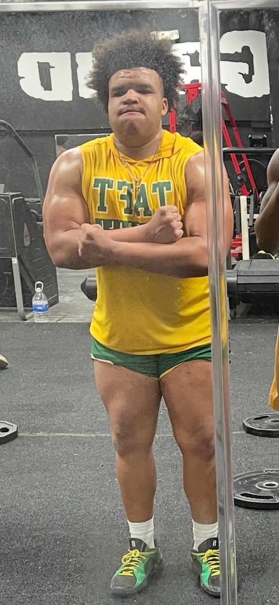 Having a great offseason! Grew an inch and cut down to a solid 285lbs.

6’1- 285lbs Defensive Tackle 🦍