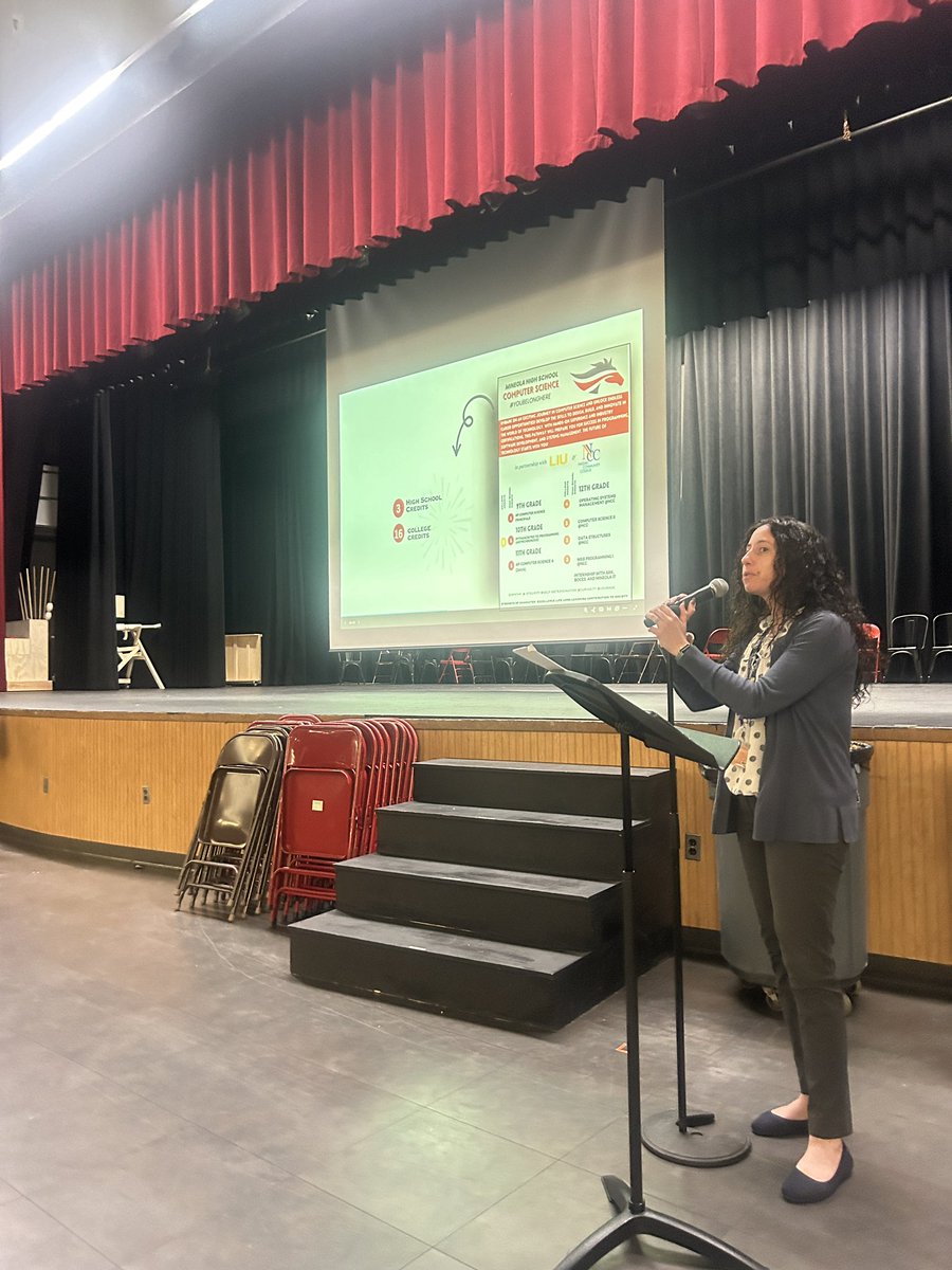 MineolaGuidance's tweet image. Ms. Bimonte, Ms. Lebowitz, & Ms. Ossa held a great presentation on the upcoming pathways for our current 10th learners. We look forward to tomorrow’s community gathering & sharing this with our MHS learners! #Pathways #Adelphi #EarlyCollegeProgram #Certifications #YouBelong