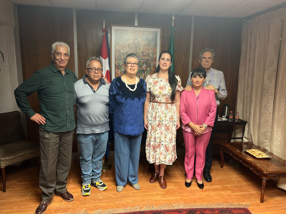 Lissettesardina's tweet photo. Agradezco al Comité de Tlalnepantla @_mmsc, la oportunidad de intercambiar en su programa mensual del Centro de Formación Ético Política "Diálogo en la Tierra Media".
En este espacio intercambiamos sobre la realidad de #Cuba 🇨🇺 y el impacto del #Bloqueo 

#TumbaElBloqueo https://t.co/3A4MvLDMkf
