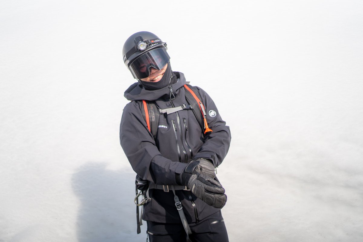 himetubaki0000's tweet image. Fujikaze様より過酷な山行や救助活動の為に電熱線ゴーグルをいただきました。
現在届いたばかりなのでまだ曇りに対してどれだけ有効かは未検証ですが現在わかっている事をツリーでご紹介します。