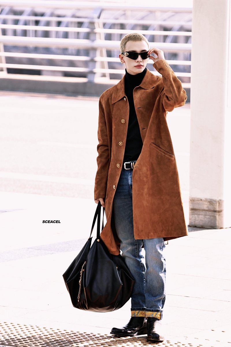 250227 HQ

#현진 #Hyunjin #HYUNJINxVersace
#StrayKids #스트레이키즈 #ヒョンジン