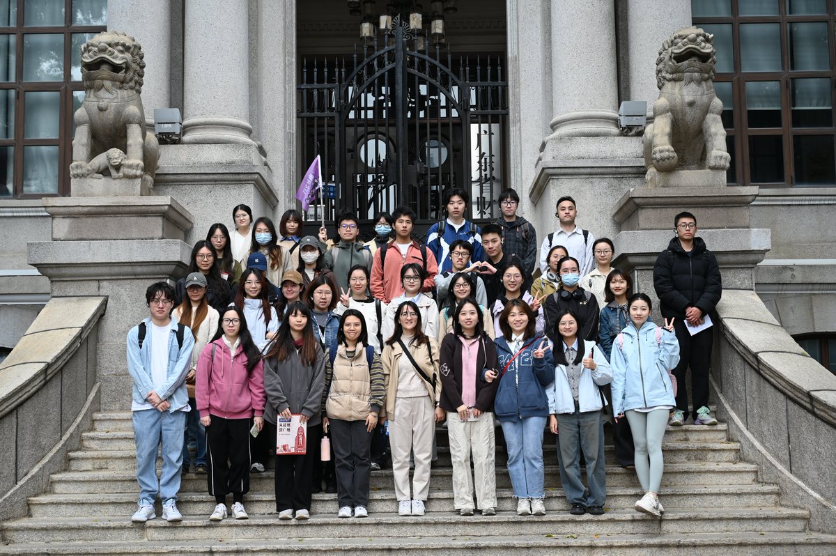 HIST5502 Special Topics in Modern #ChineseHistory: The Making of Urban Space field trip to #Guangzhou was held on 22-23 Feb. Dr. CHEN Wenyan &amp; students examined the city planning of the city during the Ming , Qing Dynasties and Republic of China.