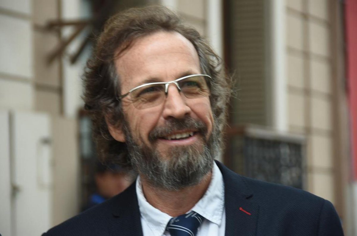 [⭕️] MEGAJUICIO II | "Es inconstitucional", analiza el defensor <a href="/EFouces/">Emilio Fouces</a> sobre la decisión de sentar en el banquillo al empresario uruguayense Hugo Montañana. Fue separado del proceso por enfermedad. Cuatro años después, reflotan la causa.
entreriosahora.com/es-inconstituc…