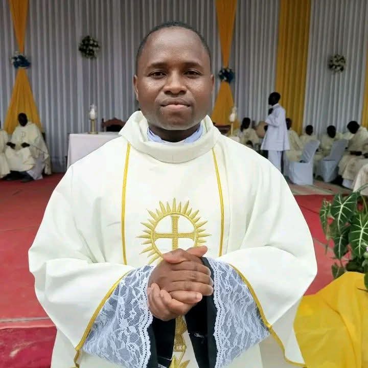 SALA YA ASUBUHI

+Kwa jina la Baba na la Mwana na la Roho Mtakatifu. Amina.

Tuusifu Utatu Mtakatifu wa Mungu mmoja, sasa na siku zote na milele amina. Ee utatu Mtakatifu wa Mwenyezi Mungu; +Baba, +Mwana na +Roho Mtakatifu. Ninasadiki kuwa upo hapa na mahali pote. 

Ee Mungu