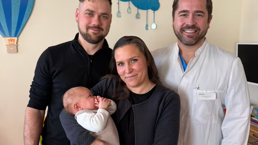 Gesundheit Sachsen (@gesundheit_sn) on Twitter photo Experten am <a href="/Helios_Kliniken/">Helios Gesundheit</a>-Herzzentrum Leipzig retten Baby Leonard mit schwieriger Operation; lvz.de/lokales/leipzi… Experten am <a href="/Helios_Kliniken/">Helios Gesundheit</a>-Herzzentrum Leipzig retten Baby Leonard mit schwieriger Operation; lvz.de/lokales/leipzi…