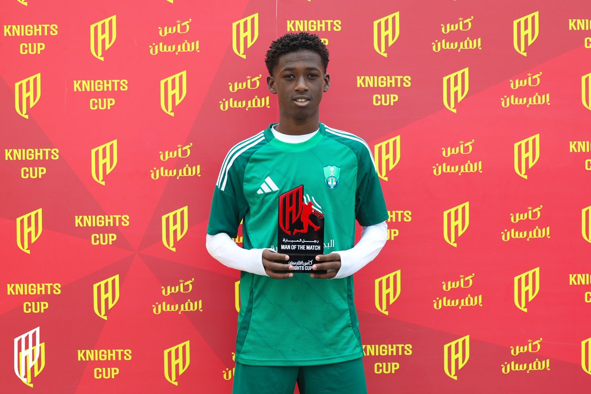 ألف مبروك لـ "مهند" كأفضل لاعـب في اللقاء 👏🏻

#كأس_الفرسان U13