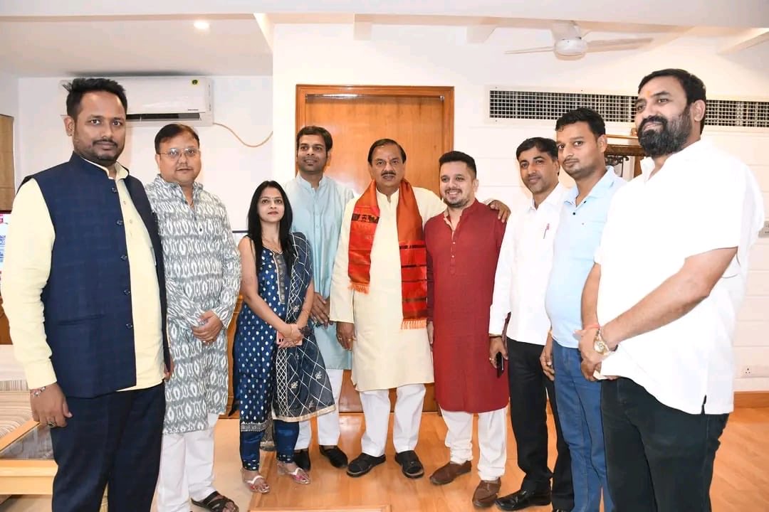 हमारे राजनीति सफ़र के साथी, गौतमबुद्ध नगर के समाजसेवी एवं भाजपा के कर्मठ कार्यकर्ता श्री ⁦⁦<a href="/ashisyour/">Aashutosh Bhatnagar🇮🇳</a>⁩ भाई को जन्मदिन की ढेरों शुभकामनाएं ।

⁦<a href="/BJP4India/">BJP</a>⁩ ⁦<a href="/BJPGautamBudhNR/">BJP GautamBudh Nagar</a>⁩ ⁦<a href="/dr_maheshsharma/">Dr. Mahesh Sharma</a>⁩ ⁦<a href="/SandeepBjpGBN/">Sandeep Sharma</a>⁩ ⁦<a href="/IAshishGBN/">Ashish Dubey 🇮🇳</a>⁩