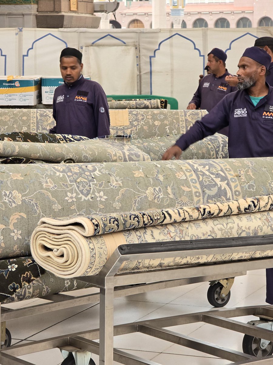 theholymosques's tweet image. In preparation for Ramadan, new carpets are being placed in Rawdah.