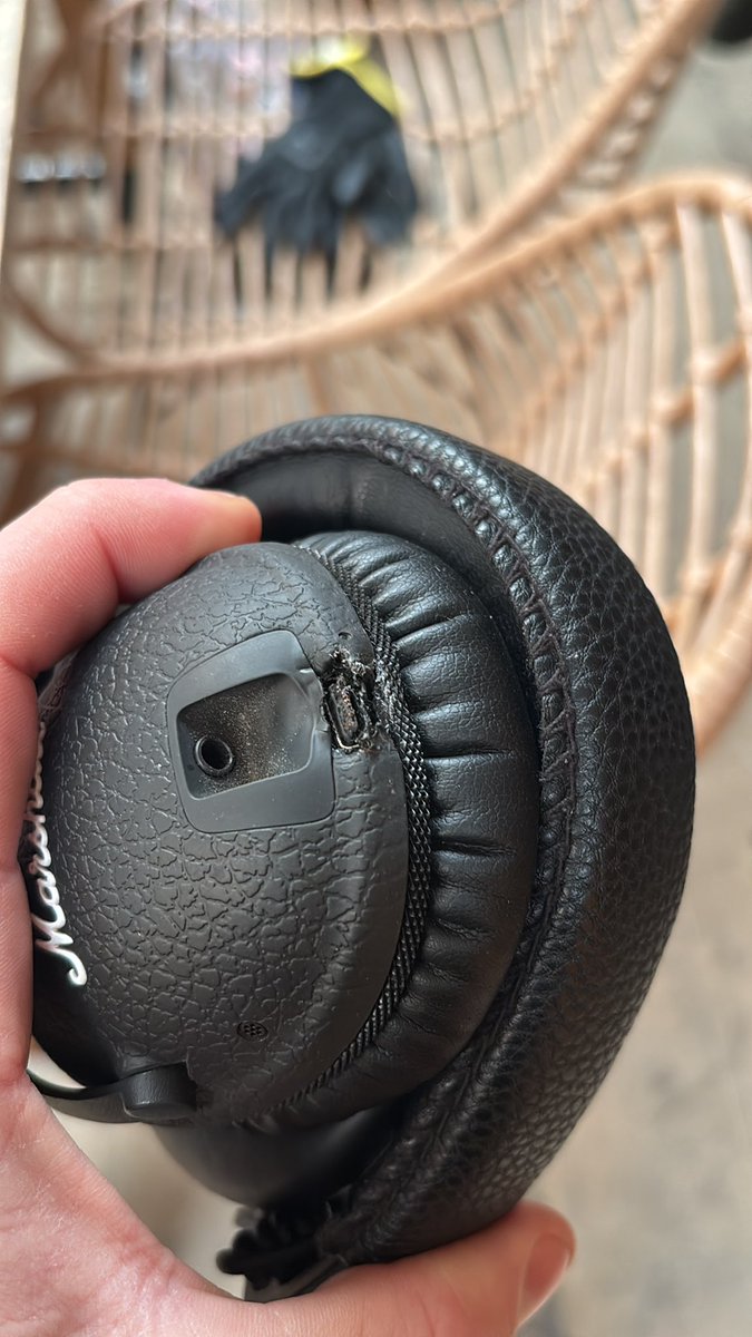 BGNash_'s tweet photo. @marshallamps I don’t know if this is common but headphones nearly caught alight trying to charge them this morning… https://t.co/SbKxOfRb2a