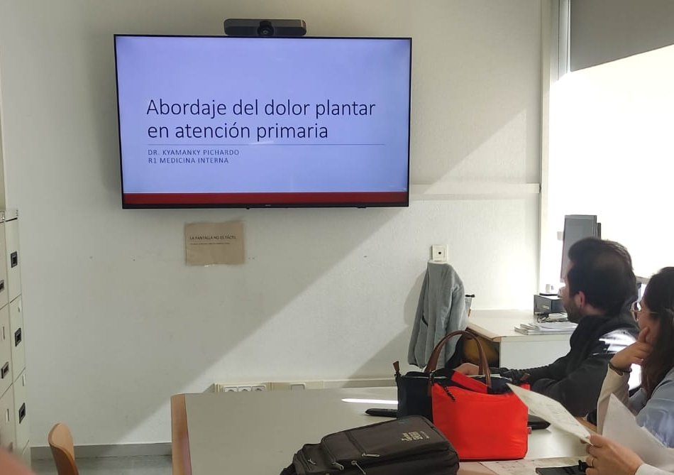 UDMAFiCMT's tweet photo. #CAPTalks
🗓 Feb 2025 | 📚 El Dr. Pichardo R1 de Medicina Interna ens ha fet una sessió al CAP sobre el Maneig del dolor plantar en atenció primària https://t.co/ZZsOT9dwuk