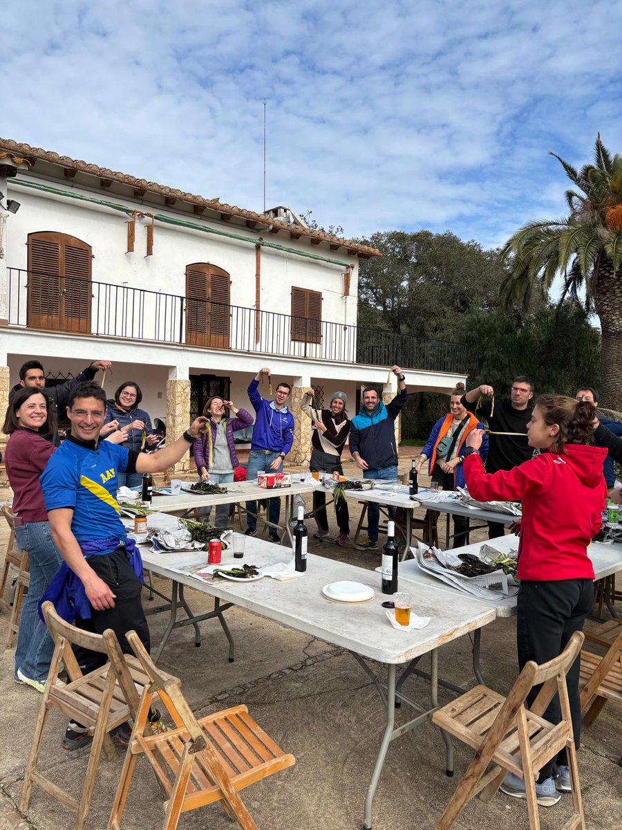 🎉 Diumenge vam fer l'acte de presentació de la temporada 2025. 

Vam compartir una sortida de running, un acte on vam poder conèixer-nos una mica més parlant d'objectius, fites i metes i un bon dinar a l'aire lliure. 

Il•lusionats amb els reptes d'aquest 2025!