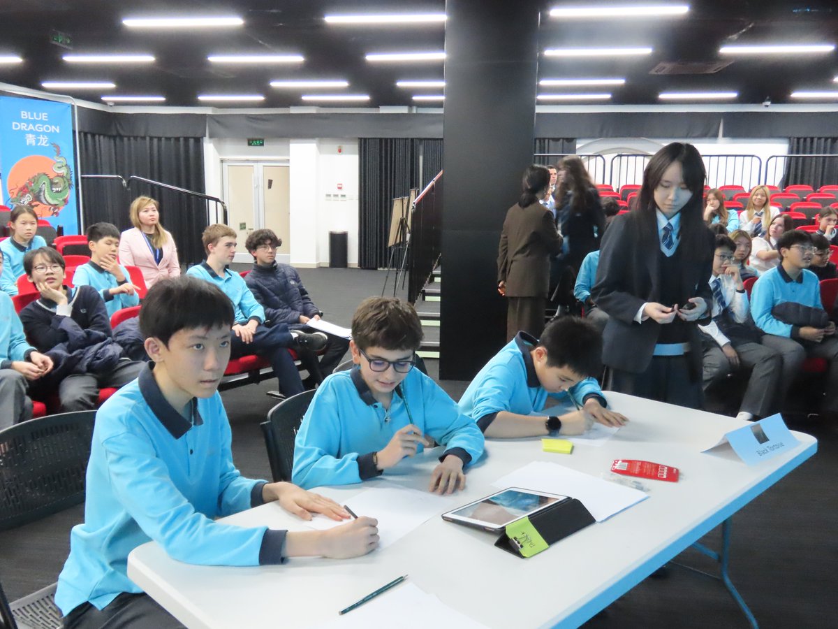 LemanChengdu's tweet image. Recently, excitement filled the Fusion Theatre as students gathered for the annual Léman International School Math Bowl!
From Year 7 to Year 12, competitors put their problem-solving skills, teamwork, and quick thinking to the test in a thrilling battle of numbers.