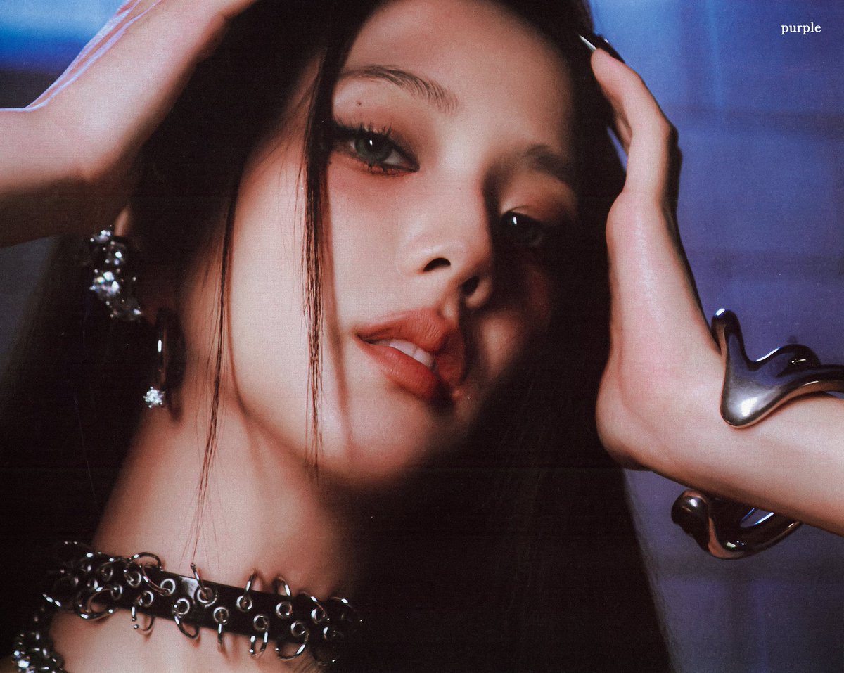 Best-selling albums by soloists on Circle Chart this year (copies sold). 

1. #JISOO, #AMORTAGE — 252,262
2. Ocean — 251,994
3. Her — 199,000
4. Connection — 111,297
5. Explorer — 86,550
6. rosie — 73,428
7. Sequence #4 (Ever ver.) — 30,141
8. Like A Flower — 22,992
