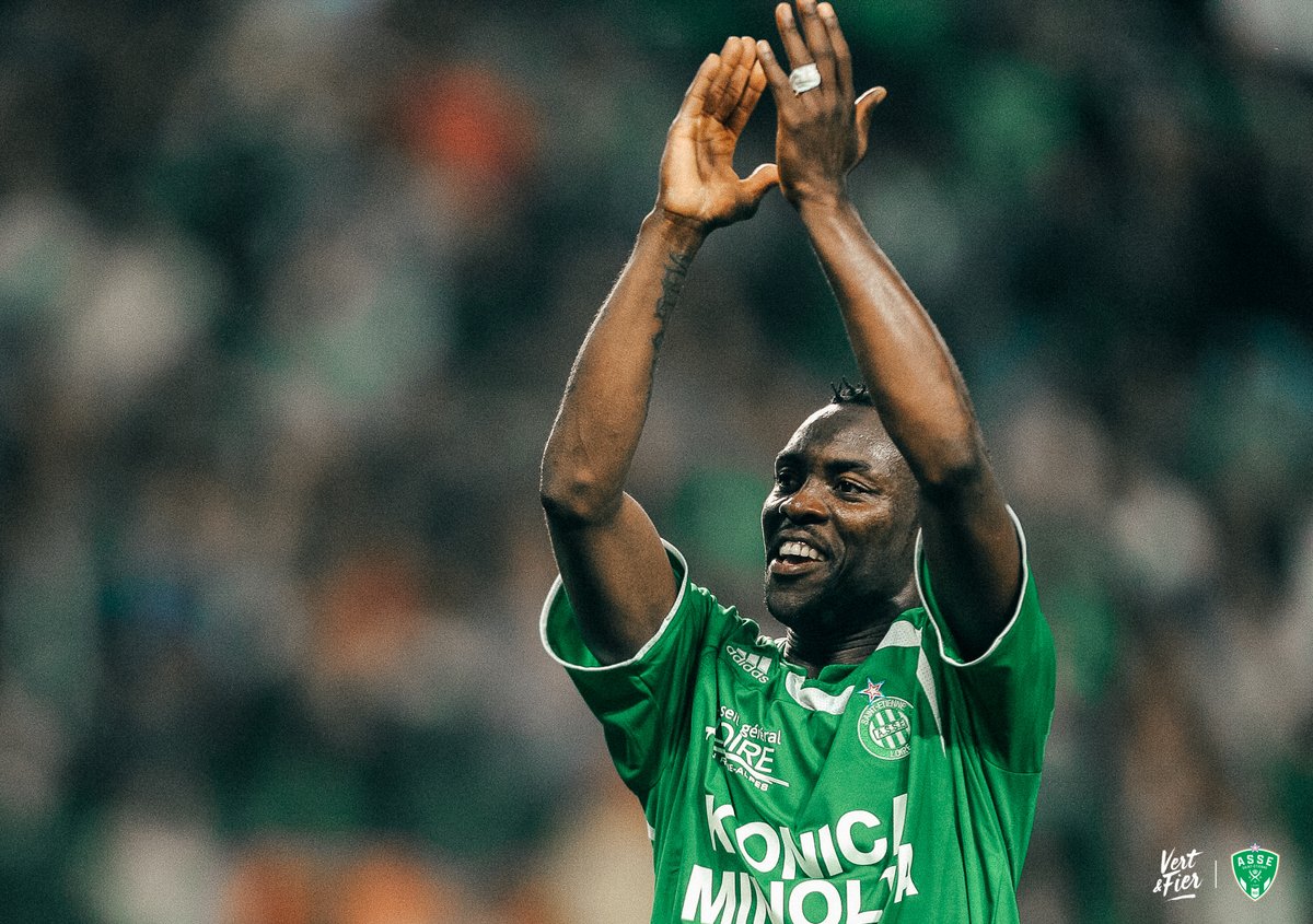 ASSEofficiel's tweet photo. 🎂 Joyeux anniversaire au magicien préféré de ton magicien préféré ! 🤹🏿‍♂️✨

Pascal Feindouno fête ses 44 ans aujourd'hui ! 💚 https://t.co/vR0PNH5uGX