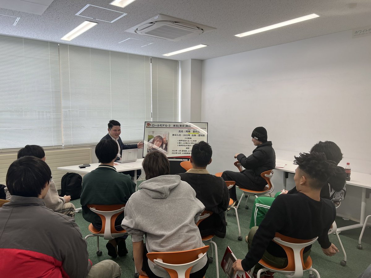 【活動報告】
本日、立命館大学アメフト部出身で株式会社マルハンの山田様にお越しいただき、企業説明会を開催しました！✨ 事業内容や仕事のリアルなお話を聞き、将来のキャリアについて考える貴重な機会になりました。参加した部員からも「視野が広がった！」との声が多数！ありがとうございました！