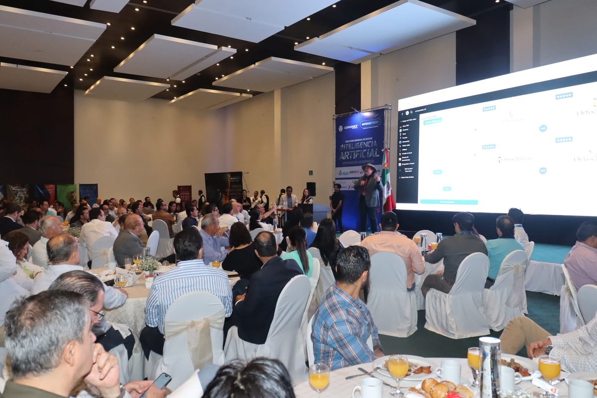 martincapistran's tweet photo. En el desayuno de Coparmex Veracruz, aprendiendo importantes temas de inteligencia artificial, una extraordinaria herramienta que debes conocer para mejorar tu negocio. #capistran #veracruzpuerto #coparmex #coparmexveracruz https://t.co/U1rrkn1S1m