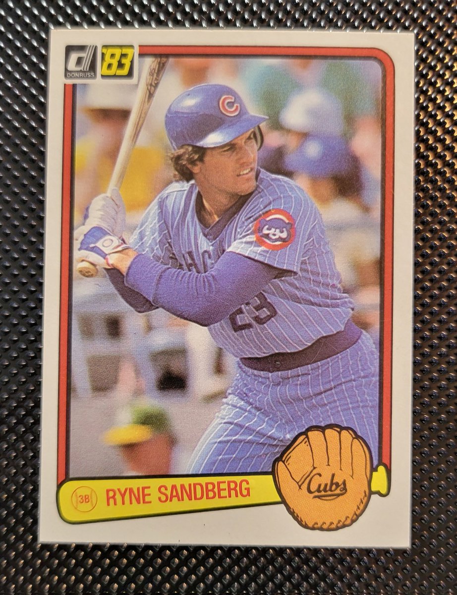 scottdpreece's tweet photo. @MotleySchuh Proud papa moment when your son pulls this out of the barging bin at the new LCS. "You have chosen wisely" #RyneSandberg #preecepulls https://t.co/fQXdTbL4Cl