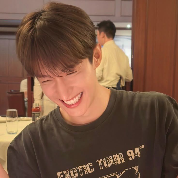 도겸이 금발하면 리트리버되고
.                           갈발하면 푸들되는거.. ໒꒰ྀི ˃ ᵕ ˂ ꒱ྀི১