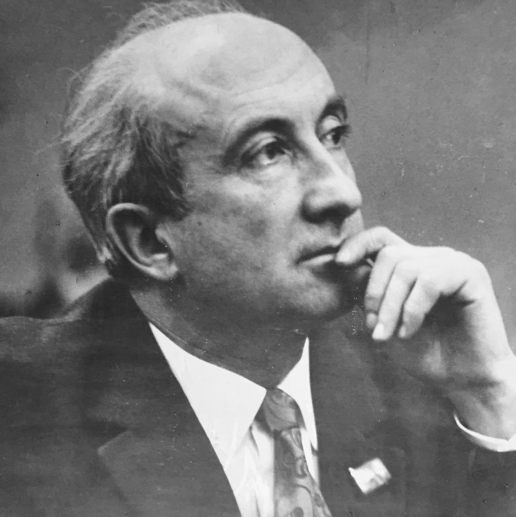 Девять лет назад, в такой же февральский день, в годовщину убийства Бориса Немцова, немного не дожив до своего 93-летия, ушел мой отец.

Стараюсь идти по жизни по-отцовски: твердо и настойчиво с одной стороны, скромно и достойно – с другой.

…А до большой беды он не дожил…