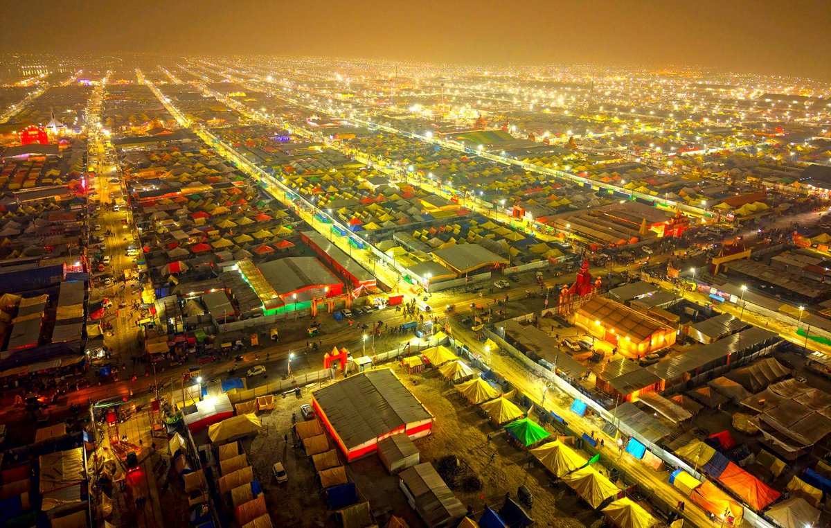 narendramodi's tweet image. महाकुंभ संपन्न हुआ...एकता का महायज्ञ संपन्न हुआ। प्रयागराज में एकता के महाकुंभ में पूरे 45 दिनों तक जिस प्रकार 140 करोड़ देशवासियों की आस्था एक साथ, एक समय में इस एक पर्व से आकर जुड़ी, वो अभिभूत करता है! महाकुंभ के पूर्ण होने पर जो विचार मन में आए, उन्हें मैंने कलमबद्ध करने का…