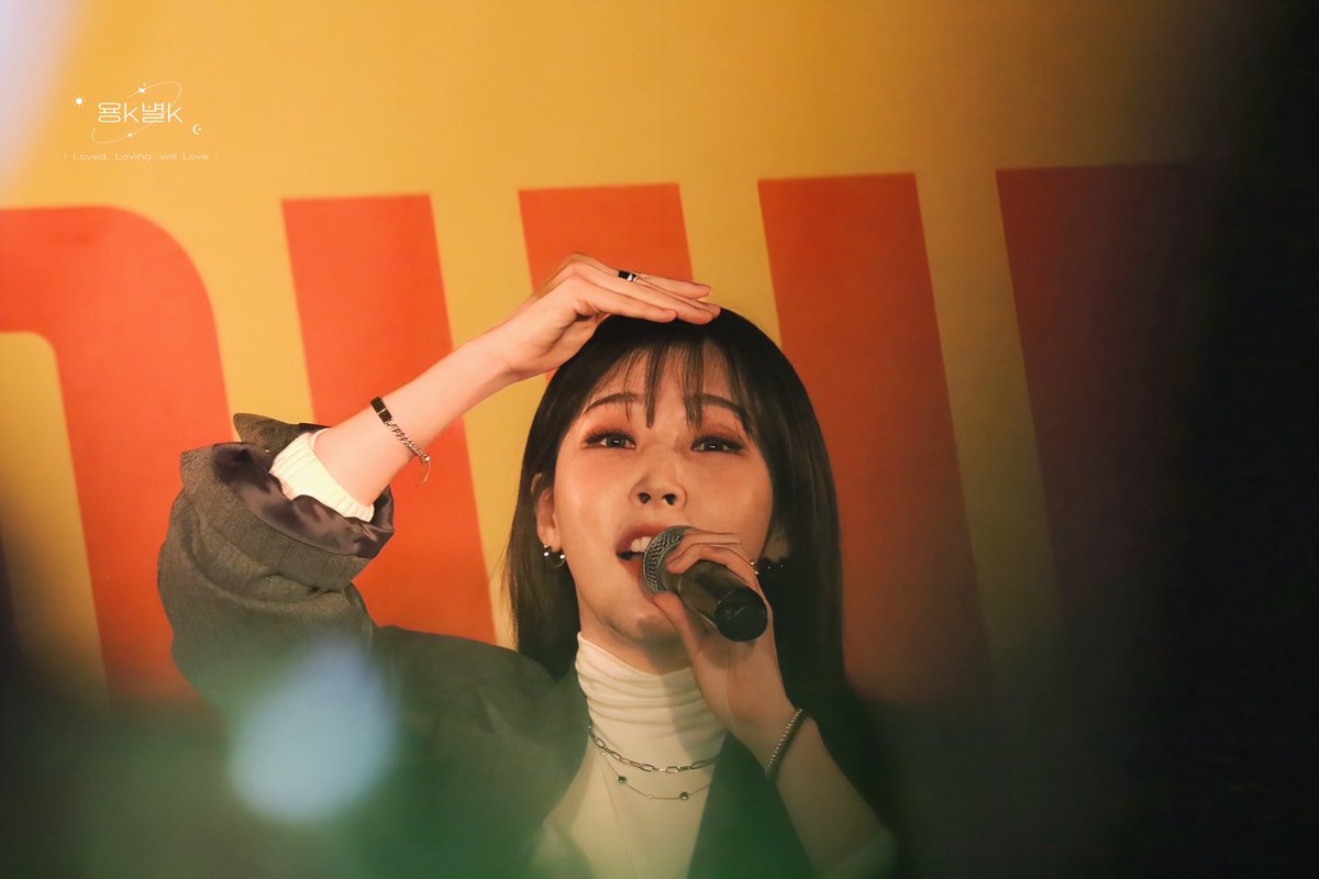 yongbyul_lll's tweet image. 250207 문별 타워레코드 시부야 1부 
Moon Byul Japan Debut Single [Aurora]⭐ ムンビョル タワーレコード渋谷リリースイベント 1部

언니 잘 보여요??

#마마무 #MAMAMOO #문별 #MoonByul #ママム #ムンビョル  #Aurora #ほしあかり