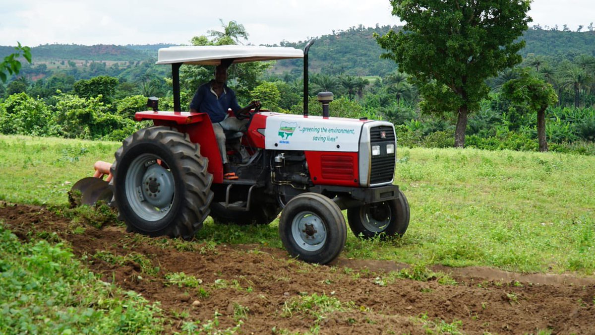 FCTACReSAL's tweet photo. Provision of tractors, threshers and planters for farmers in FCT https://t.co/hN9d6CtfqH