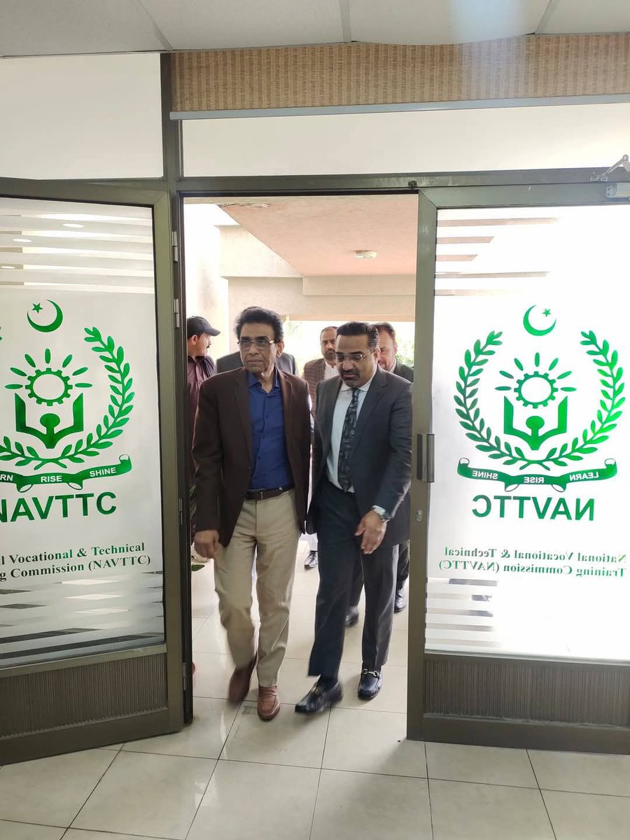 mushi250's tweet image. Mr. Khalid Maqbool Siddiqui, Federal Minister for Education, graced the 10th Meeting of the Standing Committee on Federal Education &amp;amp; Professional Training at NAVTTC Headquarters, Islamabad. 
#NAVTTC #SkillsForAll  #YouthEmpowerment #TVET