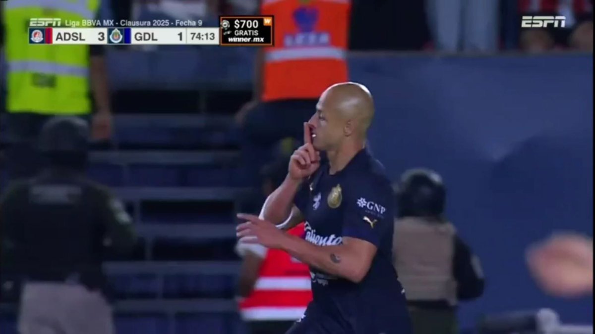 eduardoivan's tweet photo. Qué descaro, qué cinismo, qué bárbaro mi @CH14_. Perdiendo 3-0 contra el último de la tabla y mandas a callar. 🤣 https://t.co/cJMJKBrh37