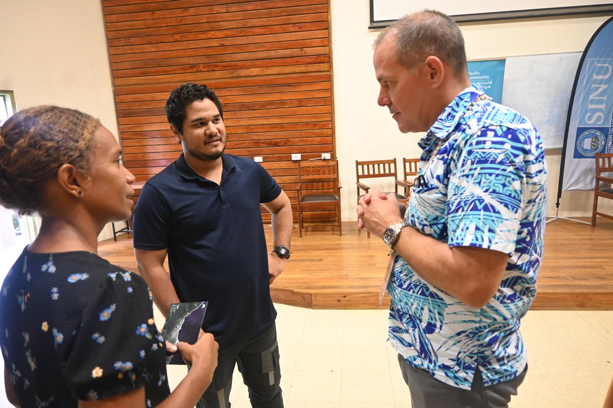 On the margins of the #Honiara Summit, SPC's DG Stuart Minchin visited SINU, engaging students and faculty on Earth Observation and Digital Earth Pacific's role in shaping the Pacific's future.
Check out Digital Earth Pacific at: digitalearthpacific.org