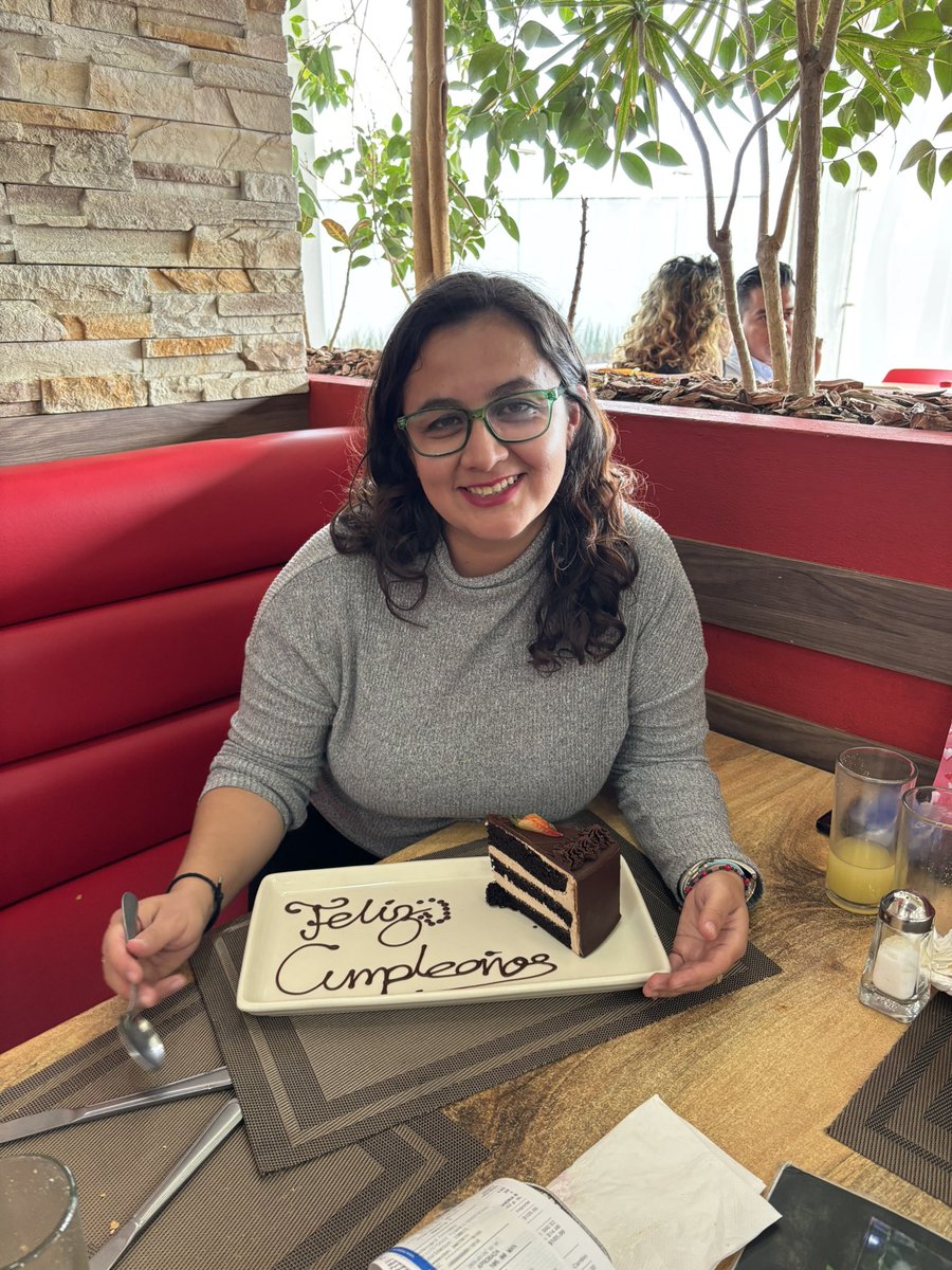 mortal_cano's tweet photo. Hoy celebro una vuelta al sol de la mujer más hermosa del mundo y le doy gracias a Dios por permitirme estar en estos momentos de tu vida. 
Gracias por estar a mi lado y por ser ese tremendo equipo 💥 👊🏻 

L@s niñ@s y yo te amamos con toda el alma ❤️🖐🏻 

#HappyBirthday 🎂🥳🎉🎊 https://t.co/2B2i0Ohsw3