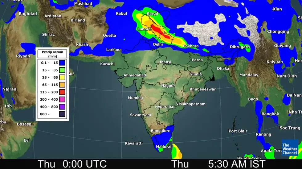 #WeatherUpdate | Today, heavy rains may lash Tamil Nadu and Kerala.

Heavy snowfall may impact Jammu-Kashmir, Himachal Pradesh and Uttarakhand.

Full forecast: weather.com/en-IN/india/ne…