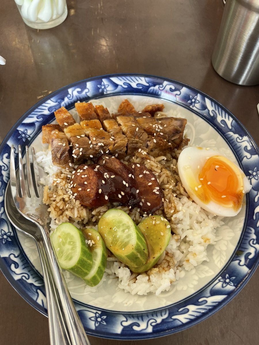 Byonething's tweet image. จัดไปข้าวหมูกรอบ กับเกี๊ยวน้ำ ราคาไม่แพงมาก อร่อย อิ่ม เดี๋ยวไว้มาจัดเมนูอื่น
📍ก๋วยจั๊บนายเล็ก(อ้วน) เยาวราช สาขาสามย่ามสะพานเหลือง
*มีที่จอดรถจอดฟรี 1 ชม. ด้านหลัง
#เที่ยงนี้กินอะไร #อร่อยบอกต่อ