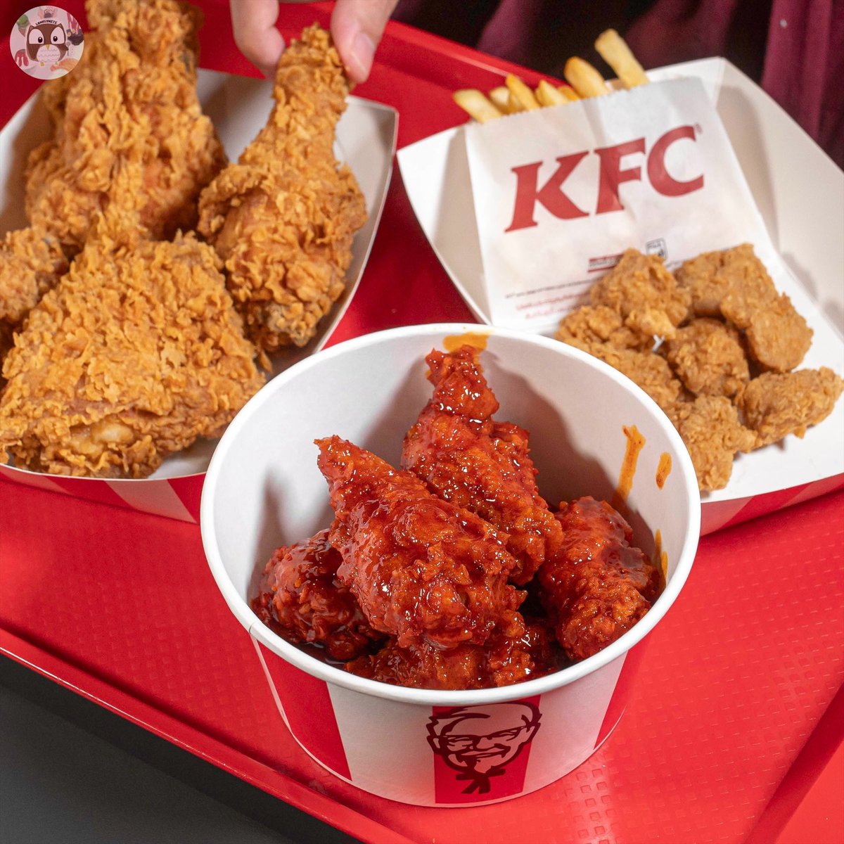 เผ็ดน้ำตาไหล ใครไหวตามมาาา🥵 KFC บูลดัก ดังก์วิงซ์ เมนูใหม่เอาใจสายแซ่บ ไก่กรอบเคลือบซอส Buldak ฉ่ำๆ แค่เห็นสีก็คือกลืนน้ำลายตาม พอเข้าปากเท่านั้นแหละ โคตรจะเผ็ดดดด จะเป็นลม🫠 นี่ขนาดเรากินเผ็ดเก่งยังขนาดนี้ยังเกือบยอมแพ้ แต่มันอร่อยหยุดไม่ได้อะ ปากเจ่อก็ยอม🤣 ไม่เชื่อต้องลองพิสูจน์!!
#KFCxBuldakเผ็ดไฟลุก 
#KFCBuldakDunkedWingz
#เมนูที่Bankiiแนะนำ