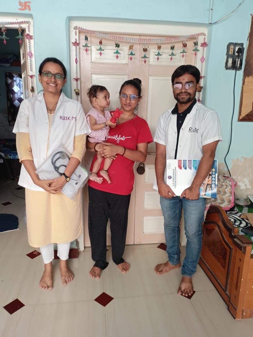 SbccHealth's tweet image. જેતપુર તાલુકાની નેત્રા જન્મજાત હૃદયની  ખામી હતી. RBSK પ્રોગ્રામ અંતર્ગત વિનામૂલ્યે સફળ સર્જરી કરી મળ્યું નવું જીવન પરિવારે આરોગ્યની ટીમ અને  સરકારનો આભાર માન્યો @RajkotCdho00031 @DDORAJKOT1 @CollectorRjt @NHMGujarat @GujHFWDept