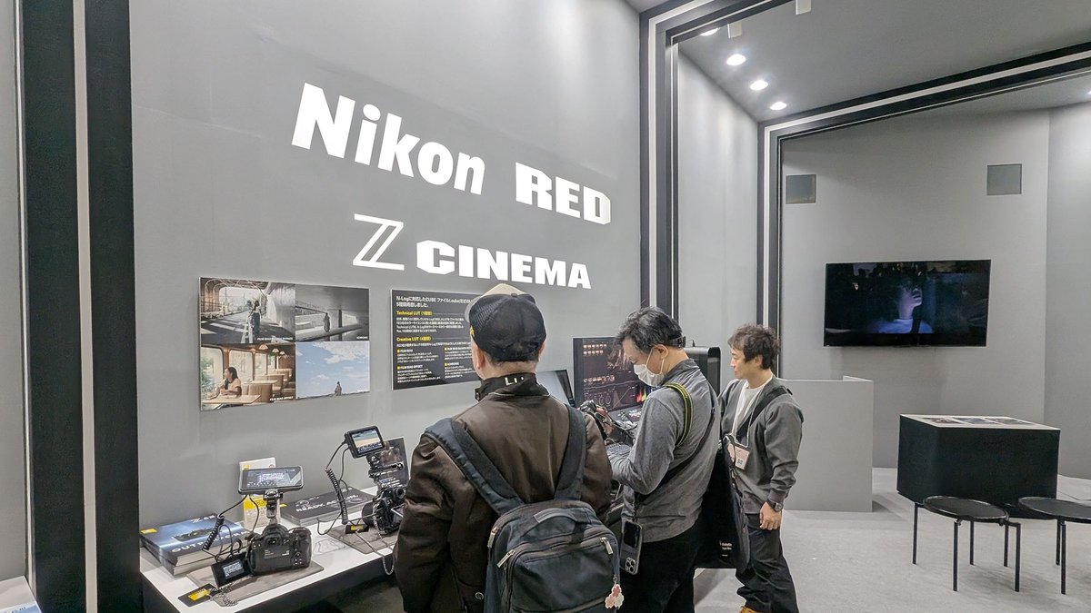 pronews's tweet photo. ニコンブースの動画体験スペース！
デジタルシネマカメラ「V-RAPTOR [X] Z Mount」と「KOMODO-X Z Mount」×NIKKOR Zレンズの組み合わせを展示中✨️

👇️CP+2025の最新情報はこちらをチェック👇️
https://t.co/uTTG5jjh8k

#nikon #ニコン #Zcinema #red #reddigitalcinema #CPプラス2025 #CPプラス #シーピープラス #cpplus2025 #cpplus #pronews #プロニュース #pronewsman #プロニュースマン