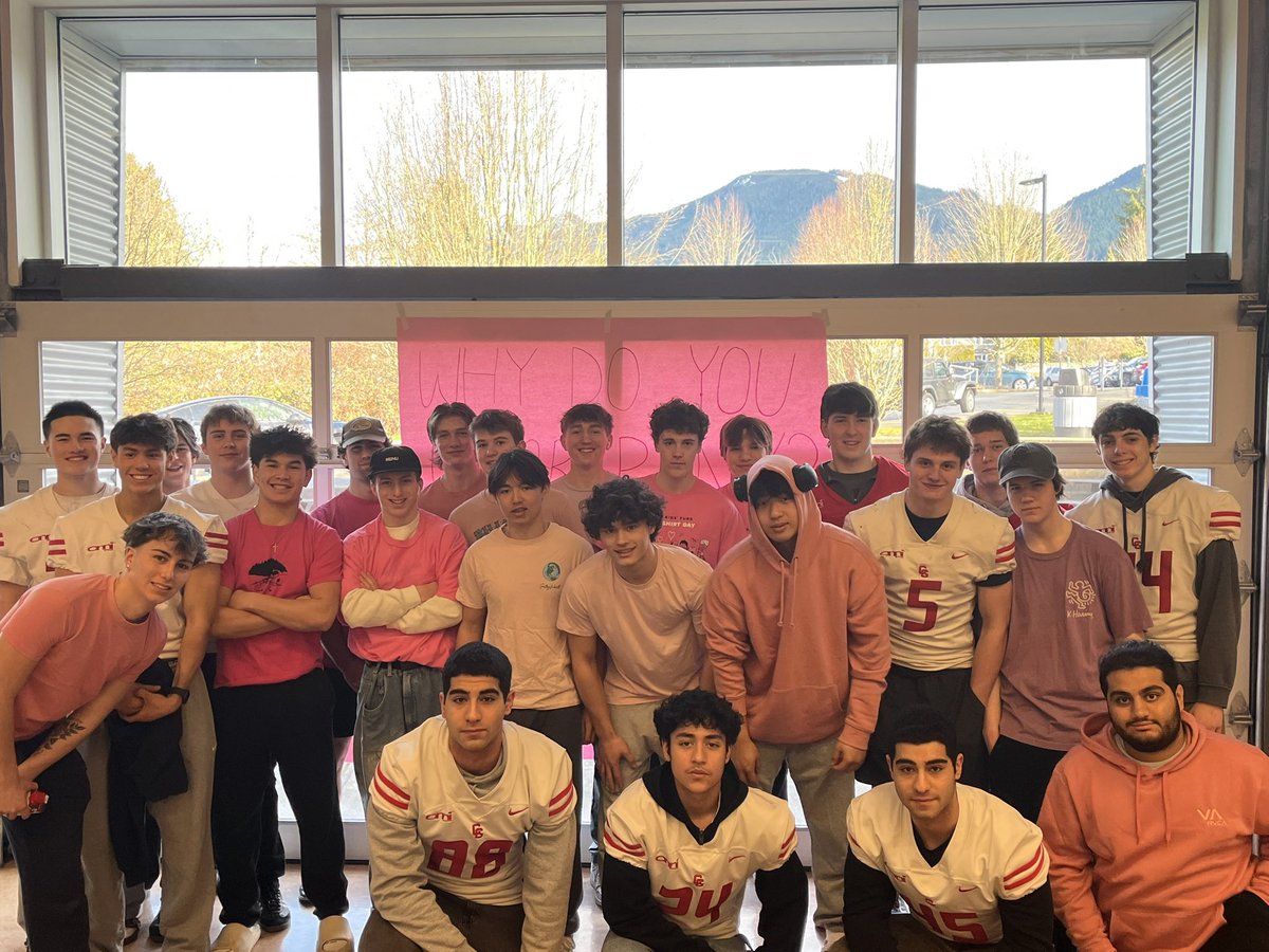 Great morning spreading positive vibes with <a href="/carsoneaglesfb/">Carson Graham Eagles Football</a> leadership students for #pinkshirtday #SEA