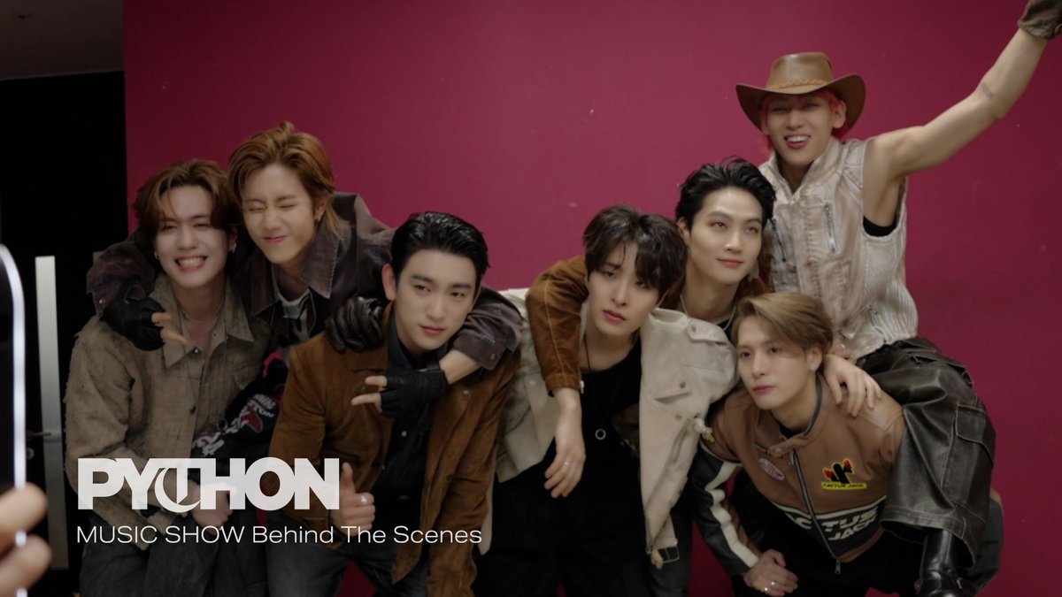GOT7Official's tweet image. GOT7 &apos;PYTHON&apos; 음악 방송 비하인드ㅣMUSIC SHOW Behind The Scenes
 
❄️ youtu.be/E0PKiIU50Lk 
 
#GOT7 #갓세븐
#PYTHON #GOT7_PYTHON
#WINTER_HEPTAGON
#GOT7_WINTER_HEPTAGON