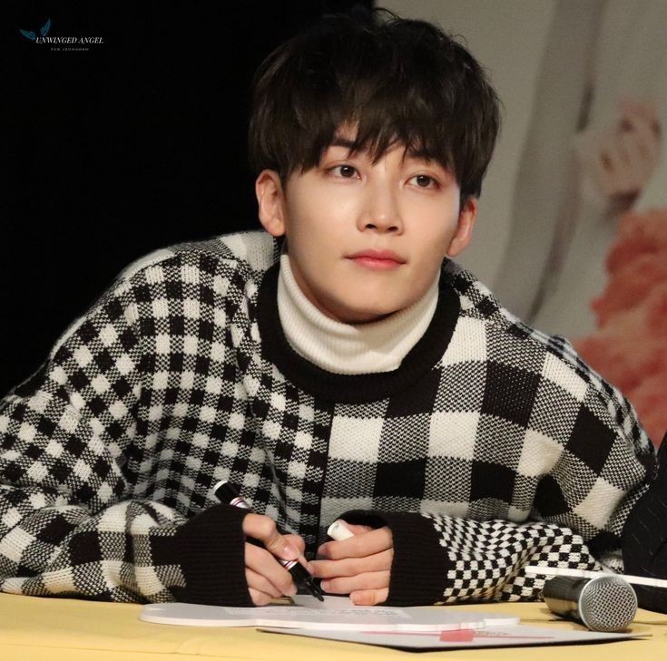 _yoonjoon's tweet image. honey,                                         like my mirror
you’re familiar…                           years ago