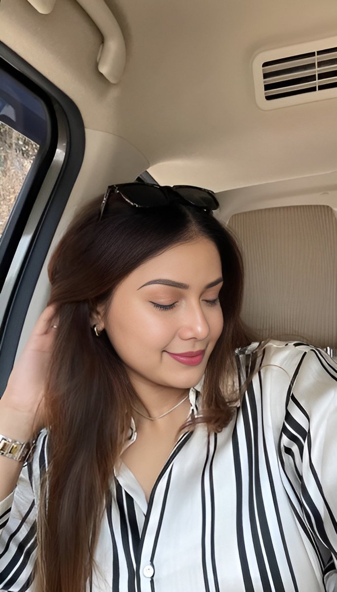 chiic__nomad's tweet photo. Power dressing, but make it a joyride. 🚘✨ Stripes sharp enough to cut through the ordinary, confidence cruising at full speed. #EffortlessGlam #RoadQueen #ThursdayMotivation https://t.co/3c2Ij6VzmE