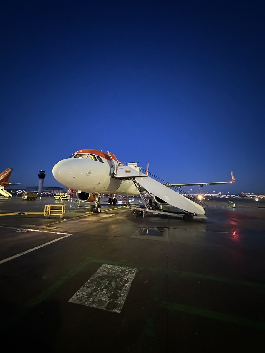 Today’s shift sees me having an early start with a 10 hour duty to Tenerife and back on this A320neo. 🥳