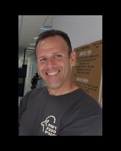 EmmanuelMacron's tweet image. Le décès de notre compatriote Ohad Yahalomi vient d’être confirmé. Je partage la douleur immense de sa famille et de ses proches.

La France a perdu cinquante de ses enfants dans l’infamie du 7 octobre. La barbarie du Hamas doit prendre fin.