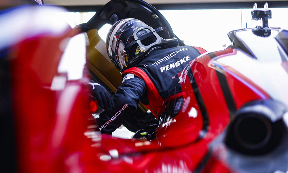 Sportscar365 (@sportscar365) on Twitter photo 🏋 ONE GOAL: <a href="/PorscheRaces/">Porsche Motorsport</a> <a href="/Team_Penske/">Team Penske</a> drivers <a href="/Mathjaminet/">Mathieu Jaminet</a> and <a href="/mattcampbell22_/">Matt Campbell</a> are treating the opening two rounds of the <a href="/FIAWEC/">FIA World Endurance Championship</a> season as “intense prep” for the @24HoursofLeMans.
➡️ sportscar365.com/lemans/wec/por… #WEC #LeMans24 #Qatar1812km 🏋 ONE GOAL: <a href="/PorscheRaces/">Porsche Motorsport</a> <a href="/Team_Penske/">Team Penske</a> drivers <a href="/Mathjaminet/">Mathieu Jaminet</a> and <a href="/mattcampbell22_/">Matt Campbell</a> are treating the opening two rounds of the <a href="/FIAWEC/">FIA World Endurance Championship</a> season as “intense prep” for the @24HoursofLeMans.
➡️ sportscar365.com/lemans/wec/por… #WEC #LeMans24 #Qatar1812km