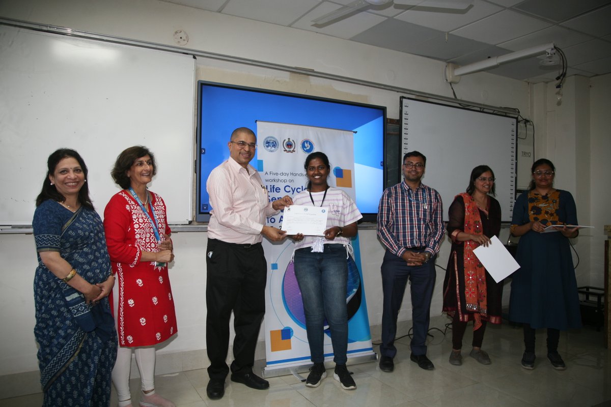 ClusterPune's tweet image. The Five-Day Hands-On Training Workshop on Life Cycle of a Sensor at @diat_ap, Pune, in association with SRS West Zone, concluded successfully!

The workshop featured expert talks &amp;amp; hands-on sessions on #QuantumSensors, #Biosensors, #MEMS, #Nanophotonics, &amp;amp; #DataAcquisition.