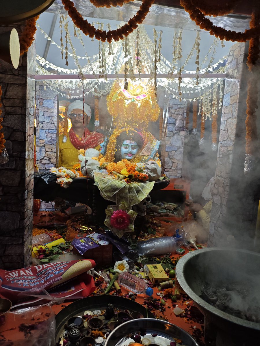 baranwal7985's tweet photo. सभी देशवासियों को भगवान भोलेनाथ को समर्पित पावन-पर्व महाशिवरात्रि की असीम शुभकामनाएं। यह दिव्य अवसर आप सभी के लिए सुख-समृद्धि और उत्तम स्वास्थ्य लेकर आए, साथ ही विकसित भारत के संकल्प को सुदृढ़ करे, यही कामना है। हर-हर महादेव! https://t.co/FkcW0jtdjs