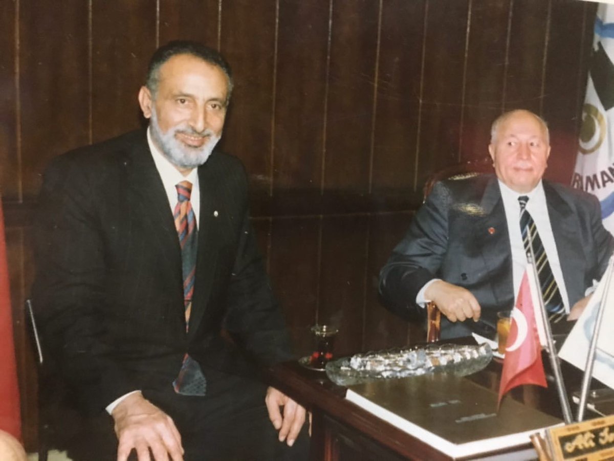 Türkiye Siyasi Tarihine damgasını vurmuş,kendinden sonraki nesillere ilham olmuş değerli hocamız Necmettin Erbakan’ı vefatının sene-i devriyesinde rahmetle yâd ediyorum.Mekanı cennet olsun. 

#NecmettinErbakan #AliSezal