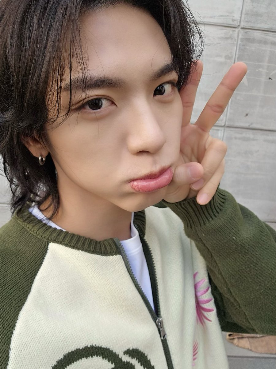 두근두근..샤이보이가 되어버렸다✨️

#NFlying #엔플라잉 #김재현 #KimJaeHyun