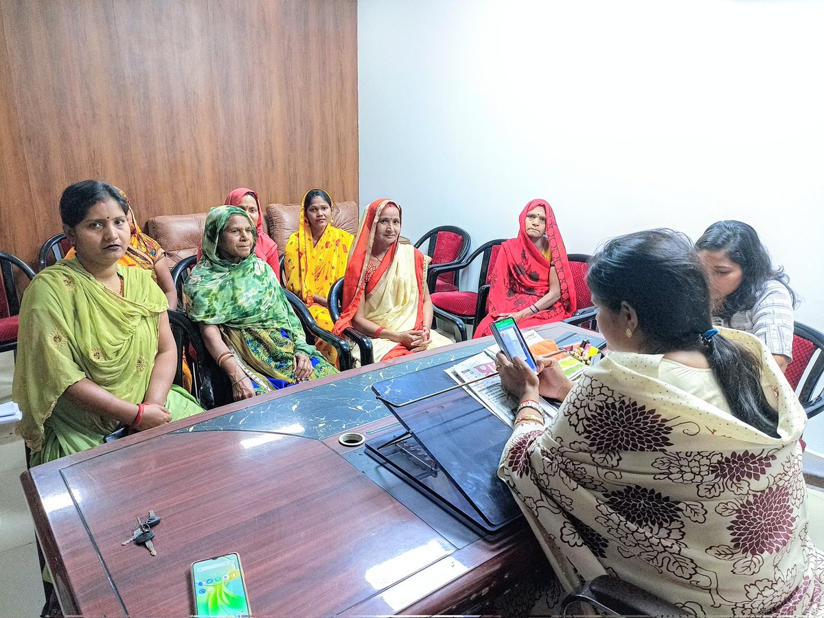 #जनसुनवाई
आज नगर निगम कार्यालय पर आए सम्मानित नगर वासियों से उनकी समस्याओं को जानकर व समस्याओं के शीघ्र निस्तारण हेतु संबंधित अधिकारियों को आवश्यक दिशा निर्देश दिए।
#NarendraModi 
#AmitShah 
#JPNadda
#MYogiAdityanath #SunilBansal
#Dharampalsingh
#BhupendraSingh 
#AKSharma