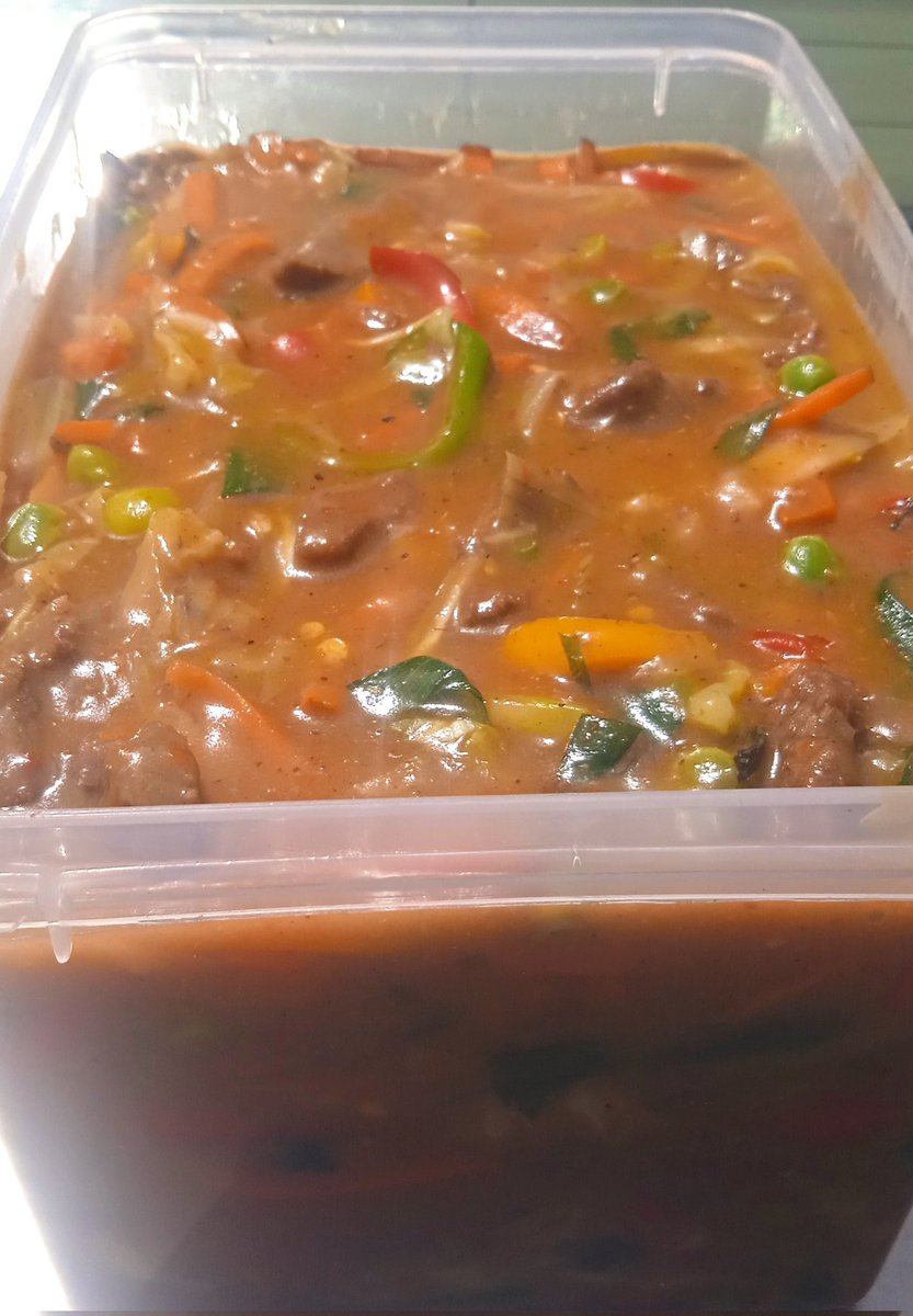 Estiana_Justina's tweet image. We sell mouth watering meals in bowls/packs/trays/box, cakes, smallchops and snacks. We are in Gwarimpa and can deliver to you anywhere within Abuja.
Please send a DM, or call 07036835867 to place your orders.
Please patronise and help me retweet. Thank you.