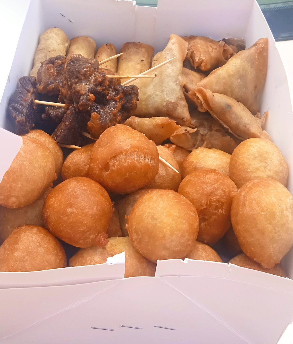Estiana_Justina's tweet image. We sell mouth watering meals in bowls/packs/trays/box, cakes, smallchops and snacks. We are in Gwarimpa and can deliver to you anywhere within Abuja.
Please send a DM, or call 07036835867 to place your orders.
Please patronise and help me retweet. Thank you.